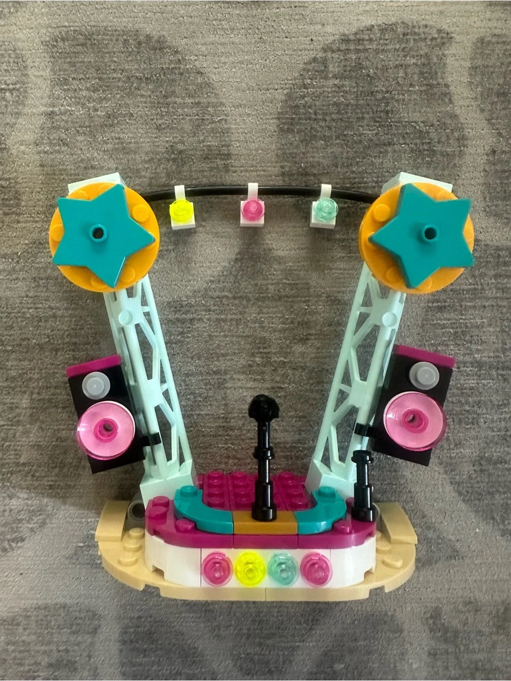 LEGO Friends Andrea's Car & Stage (41390)